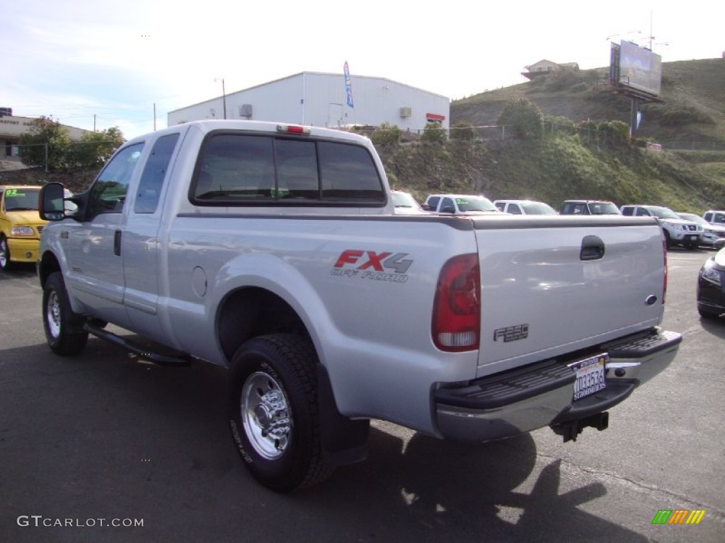 2003 F250 Super Duty XLT SuperCab 4x4 - Silver Metallic / Medium Flint Grey photo #5