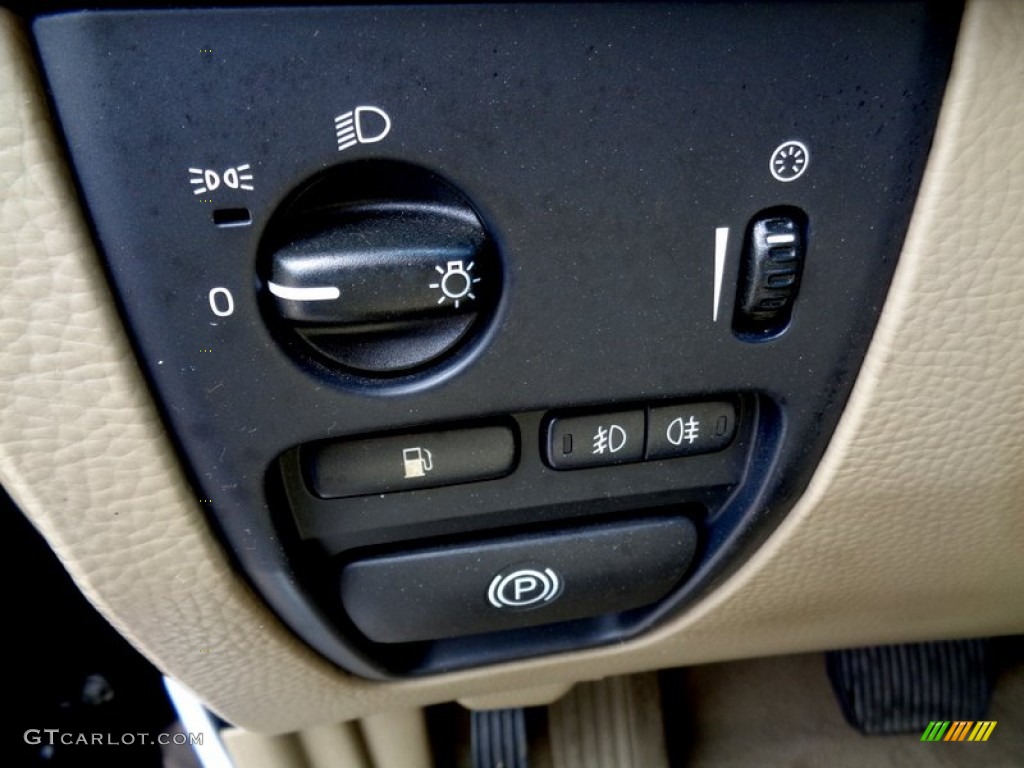 2008 Volvo XC90 3.2 Controls Photo #101529397