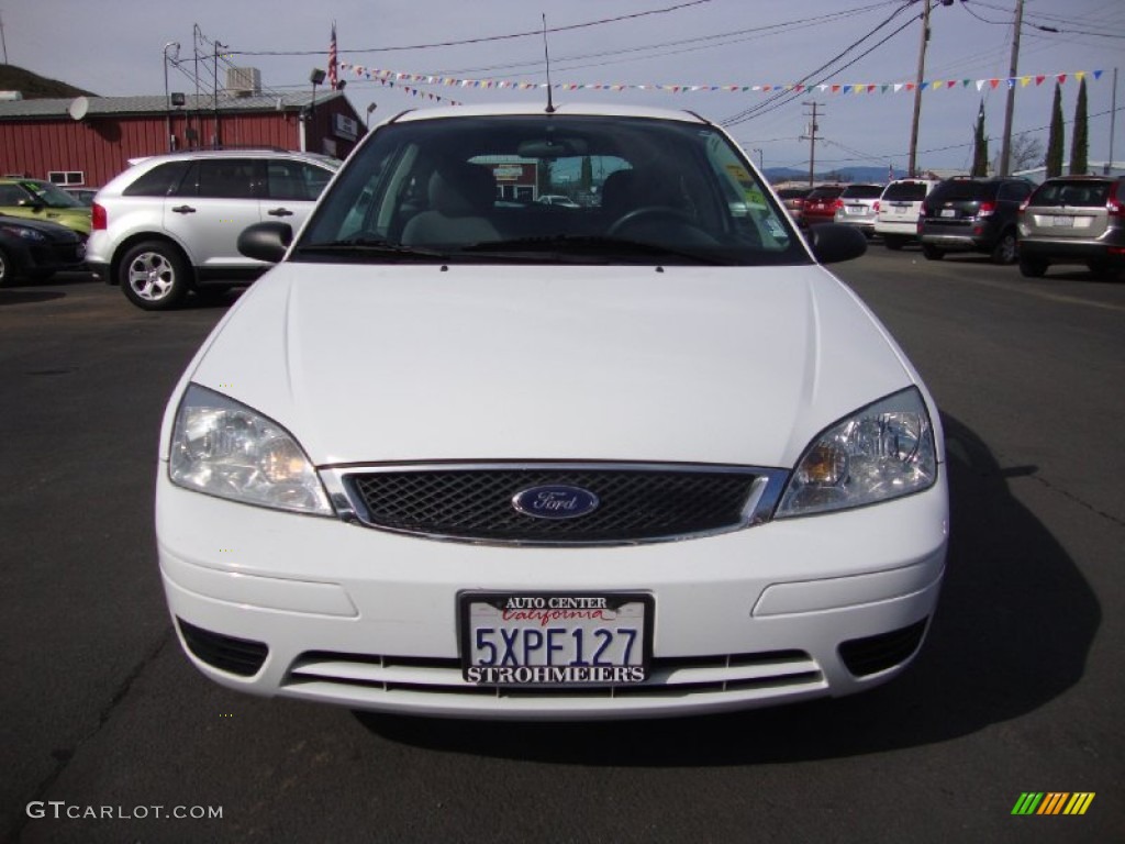 2007 Focus ZX3 SE Coupe - Cloud 9 White / Charcoal/Light Flint photo #2