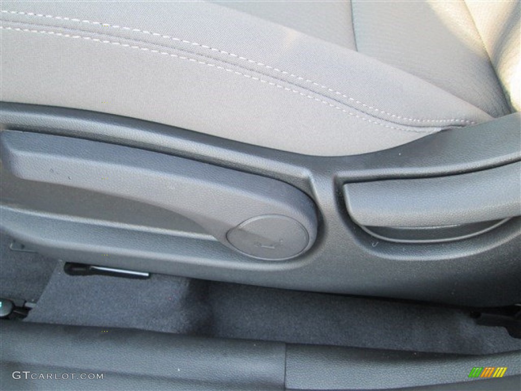 2015 Elantra SE Sedan - Geranium Red / Gray photo #14