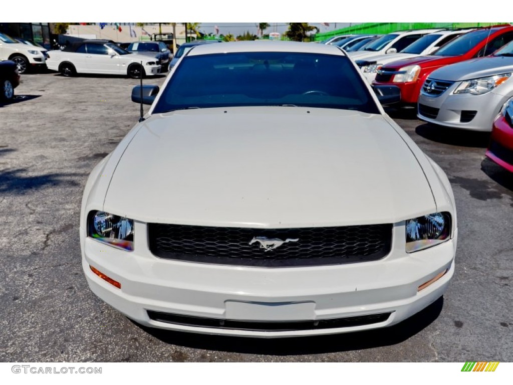 2006 Mustang V6 Premium Coupe - Performance White / Black photo #20