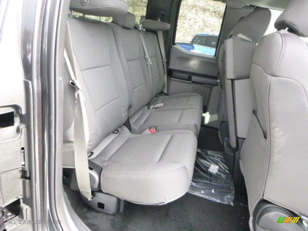 2015 Ford F150 XLT SuperCab 4x4 Rear Seat Photo #101542933