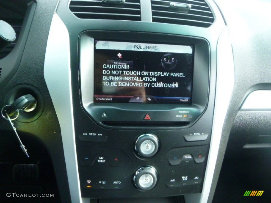 2015 Explorer XLT 4WD - Oxford White / Charcoal Black photo #15