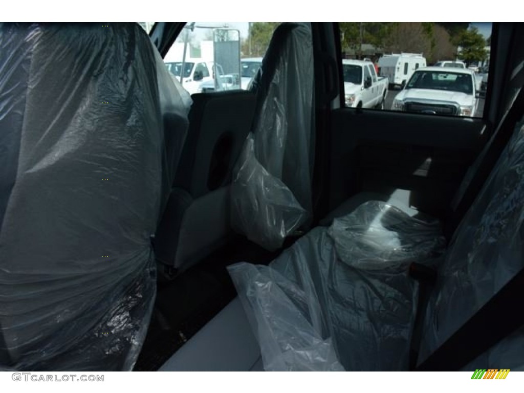 2015 F750 Super Duty XLT Crew Cab Chassis - Oxford White / Gray photo #13
