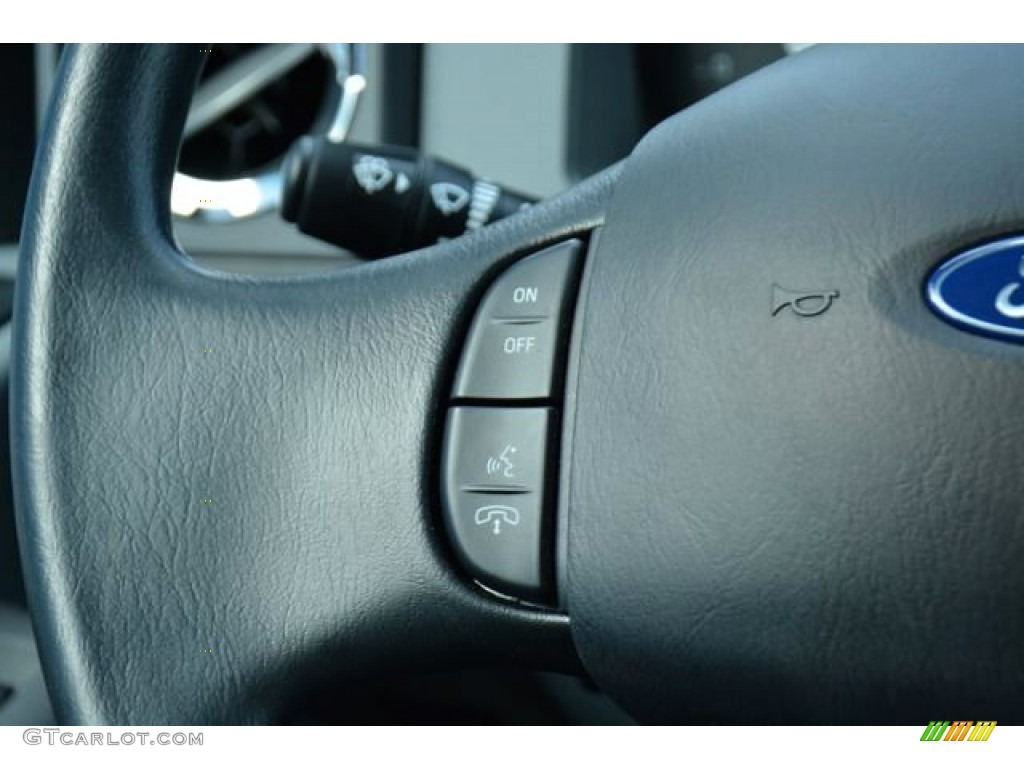 2015 F750 Super Duty XLT Crew Cab Chassis - Oxford White / Gray photo #21
