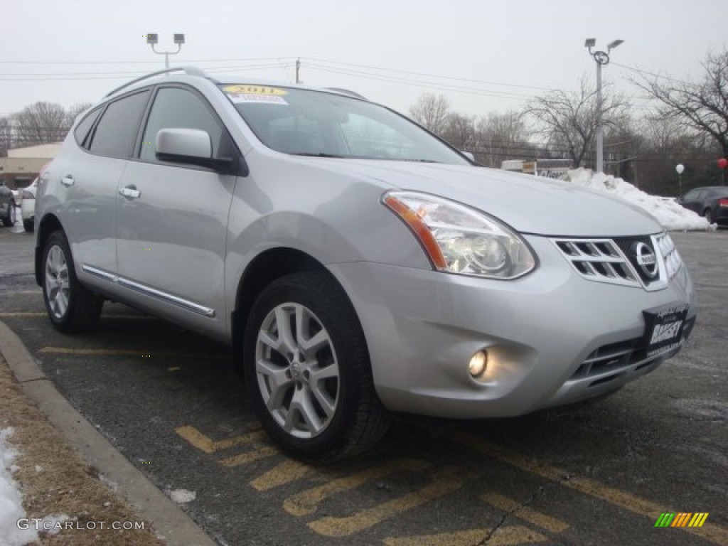 2011 Rogue SV AWD - Silver Ice Metallic / Black photo #3
