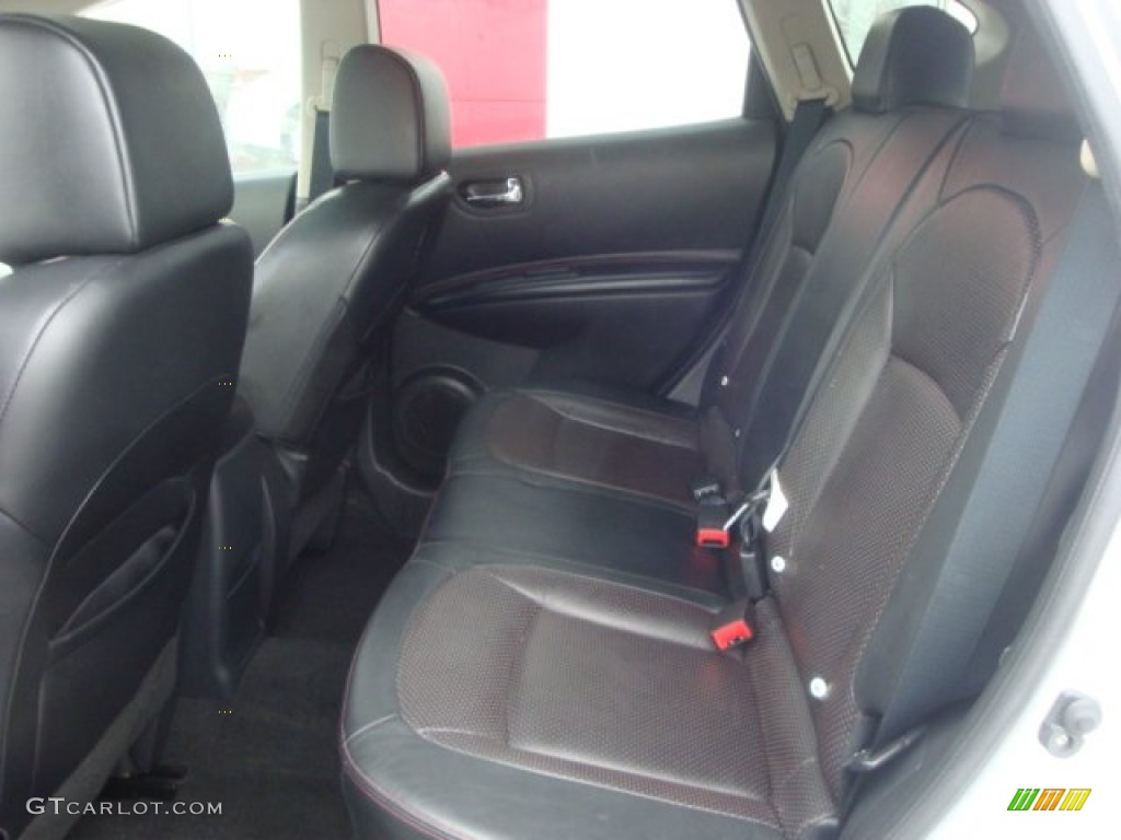 2011 Rogue SV AWD - Silver Ice Metallic / Black photo #16