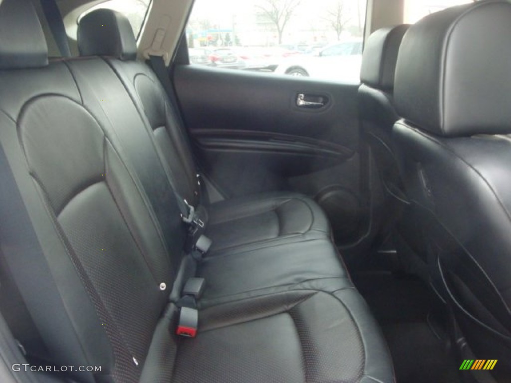 2011 Rogue SV AWD - Silver Ice Metallic / Black photo #17