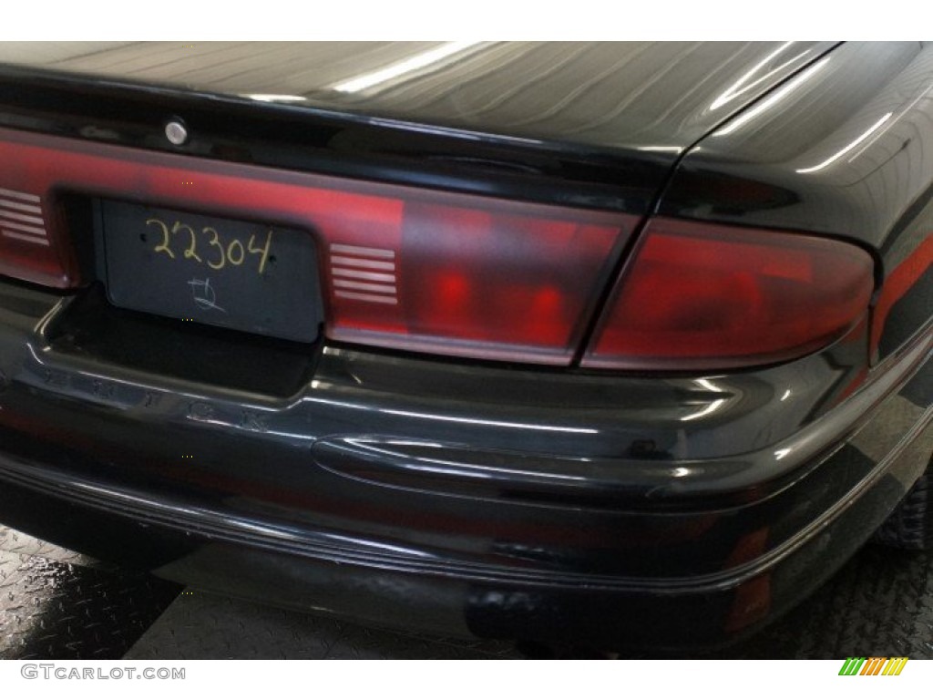 2002 Regal LS - Black / Taupe photo #52