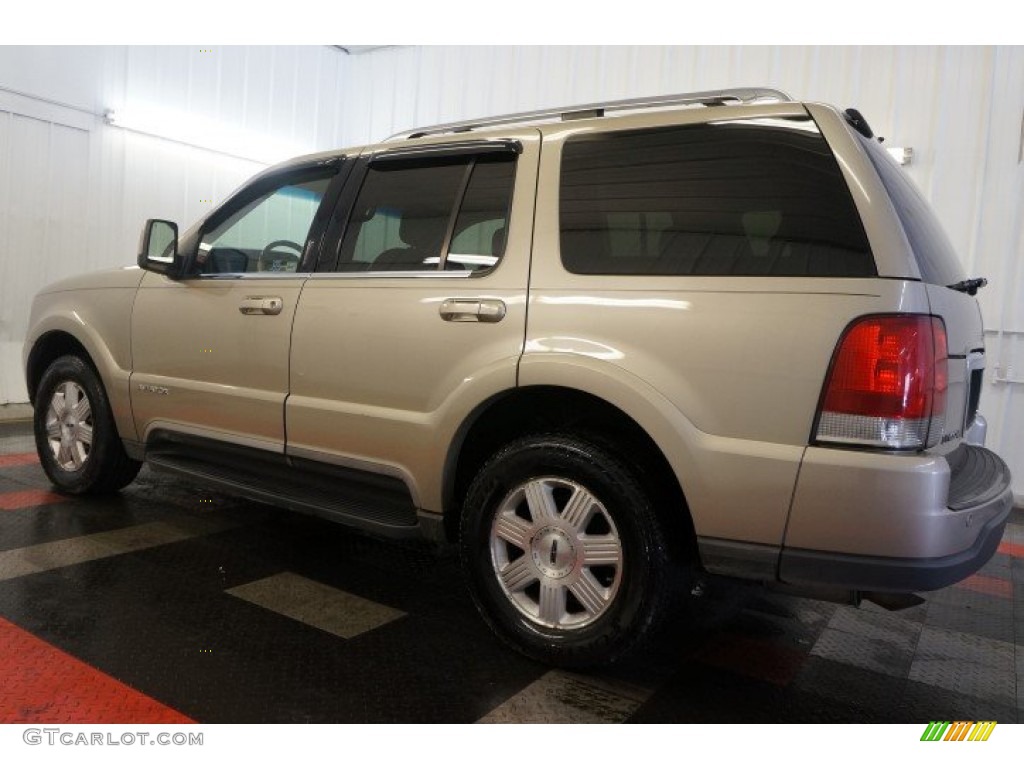 2005 Aviator Luxury AWD - Light French Silk Metallic / Camel photo #11
