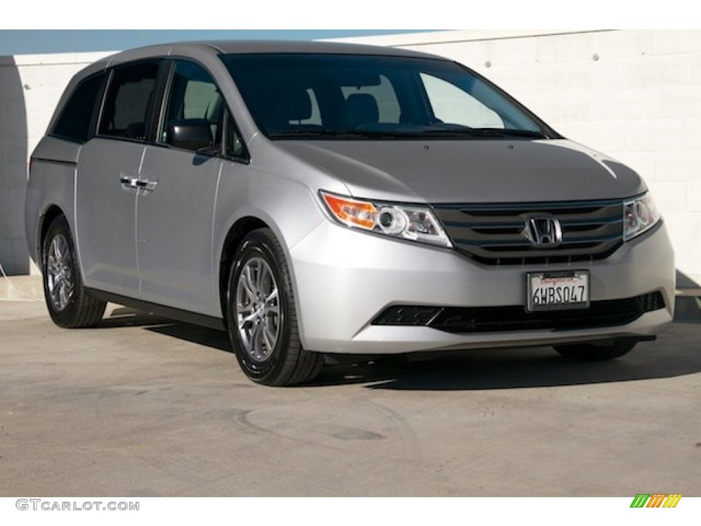 Alabaster Silver Metallic Honda Odyssey