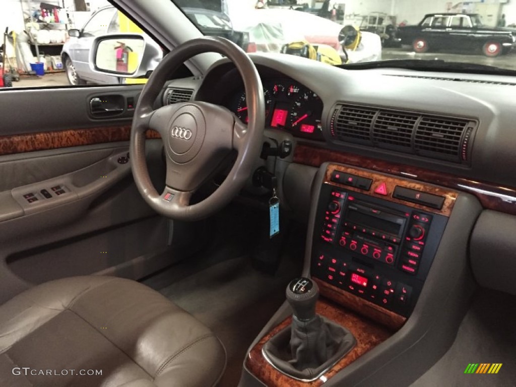 2001 A4 2.8 quattro Sedan - Light Silver Metallic / Ecru/Clay photo #27