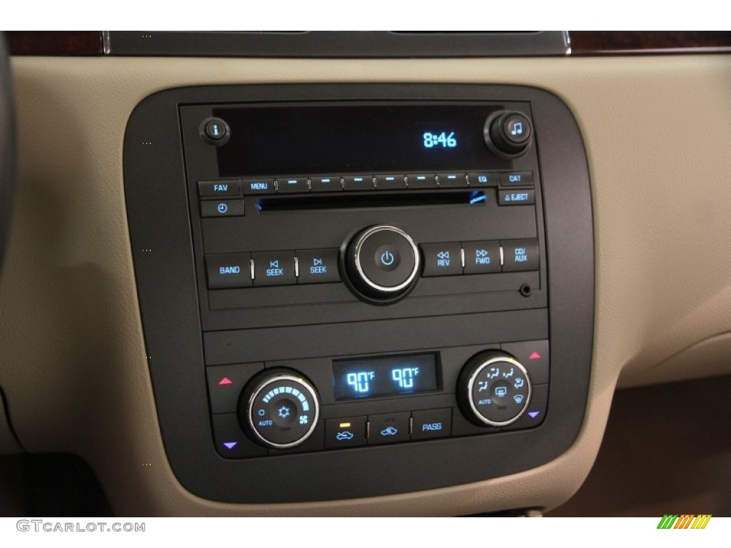 2011 Buick Lucerne CXL Controls Photos