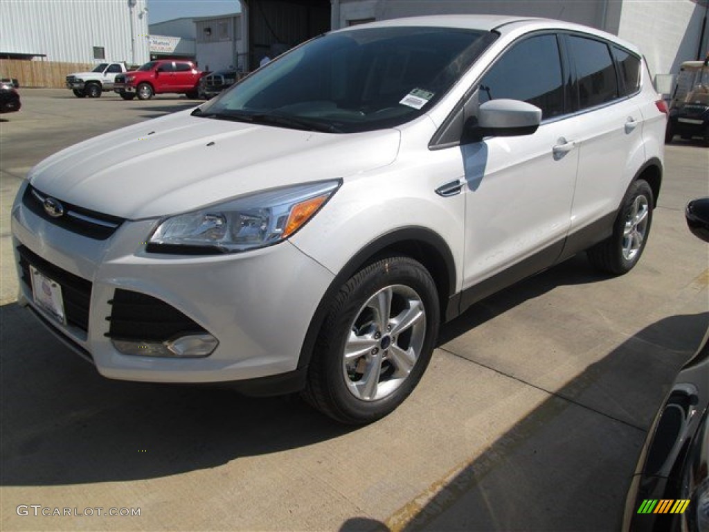 2015 Escape SE - White Platinum Metallic Tri-Coat / Charcoal Black photo #2