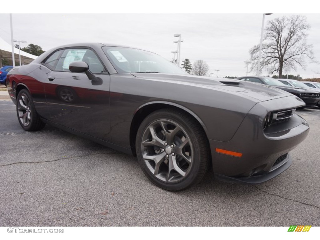 2015 Challenger SXT Plus - Granite Crystal Metallic / Black photo #4