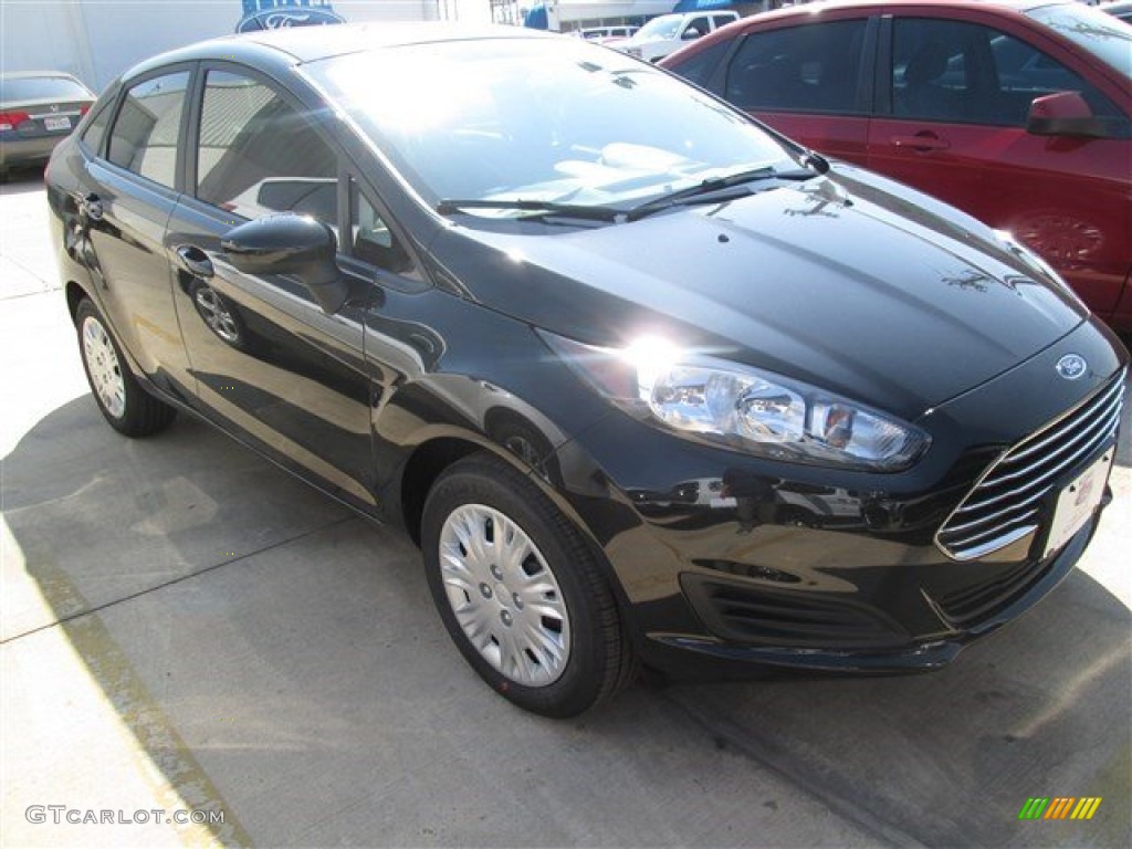 2015 Fiesta S Sedan - Tuxedo Black Metallic / Charcoal Black photo #3