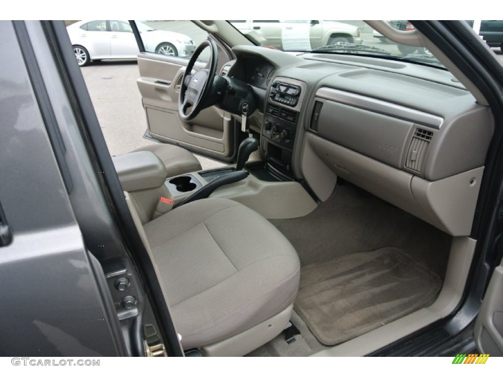 2004 Grand Cherokee Laredo - Graphite Metallic / Taupe photo #17
