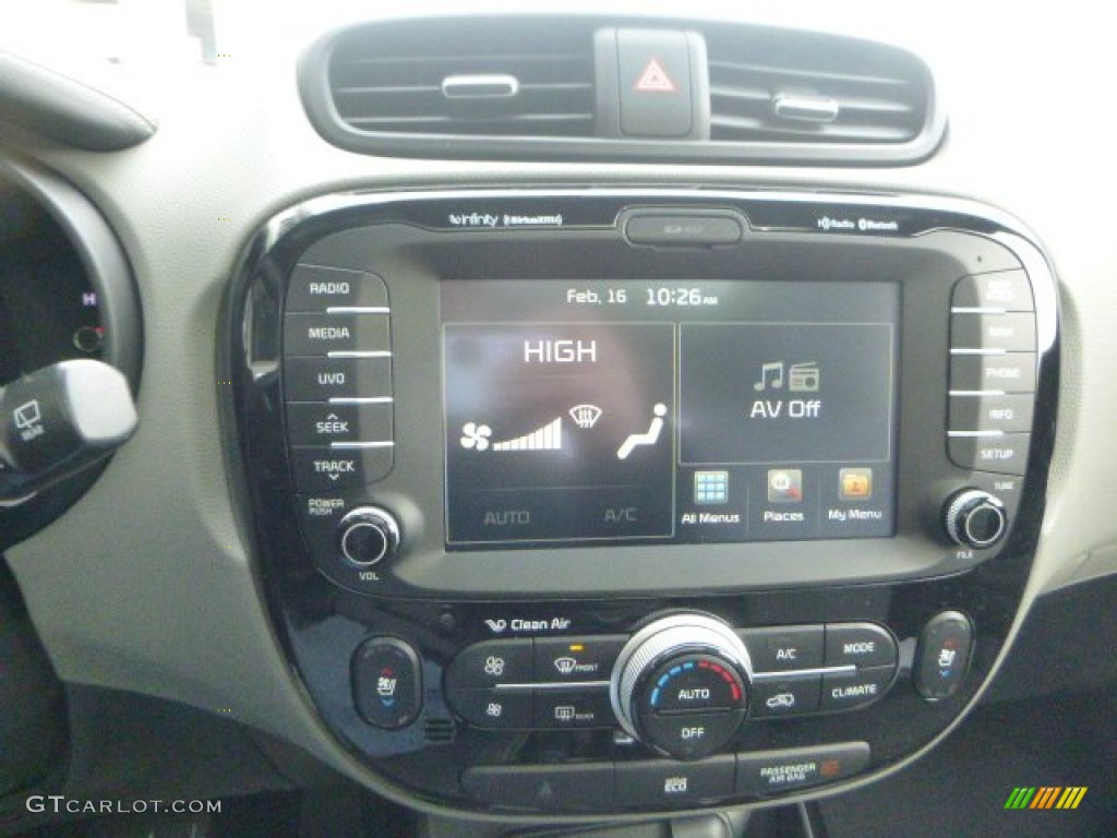 2015 Kia Soul + Controls Photo #101576090
