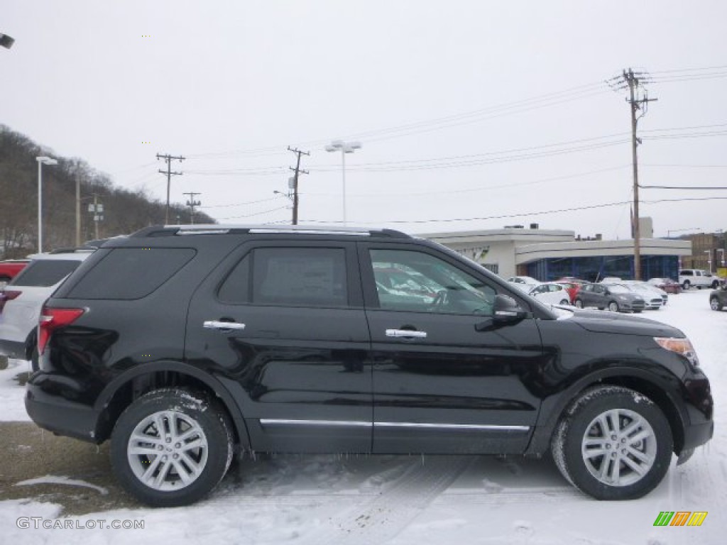 2015 Explorer XLT 4WD - Tuxedo Black / Charcoal Black photo #1