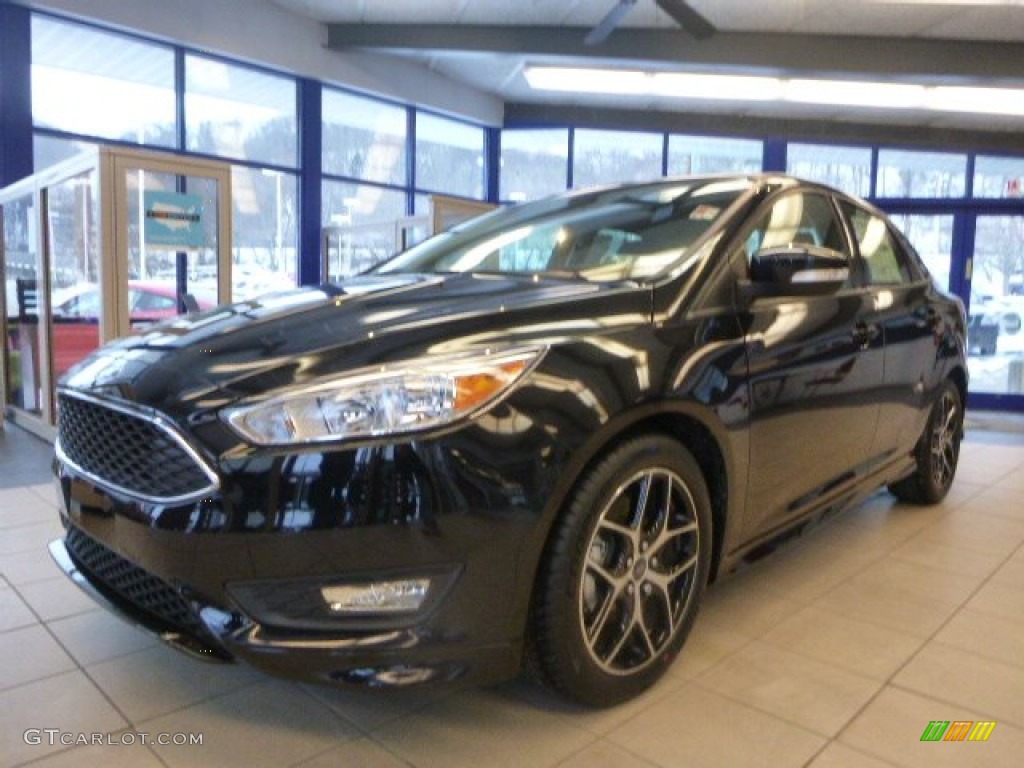 2015 Focus SE Sedan - Tuxedo Black Metallic / Charcoal Black photo #11