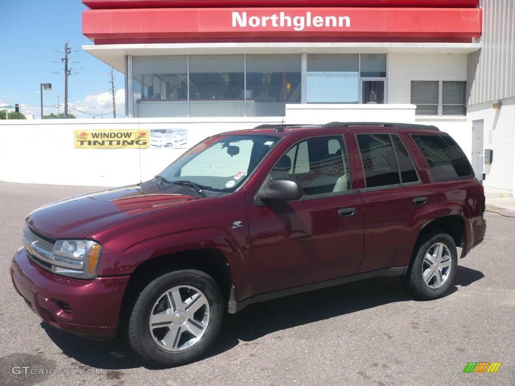 2005 TrailBlazer LS 4x4 - Majestic Red Metallic / Light Gray photo #1