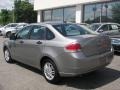 2008 Vapor Silver Metallic Ford Focus SE Sedan  photo #4