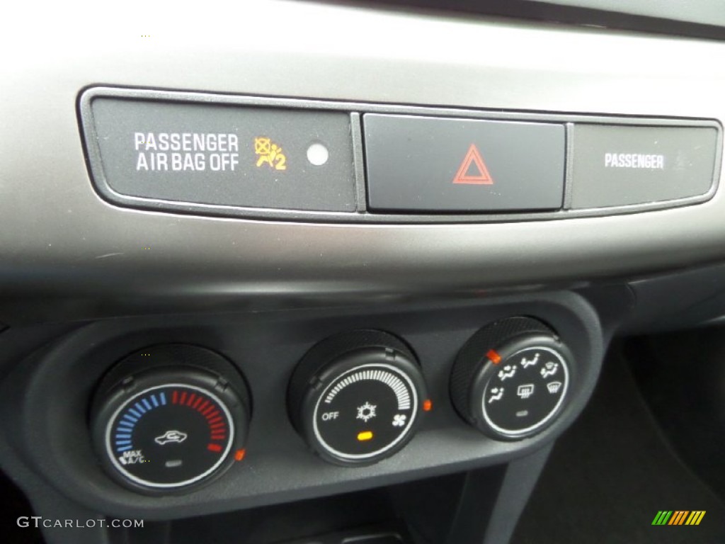 2015 Mitsubishi Lancer ES Controls Photos
