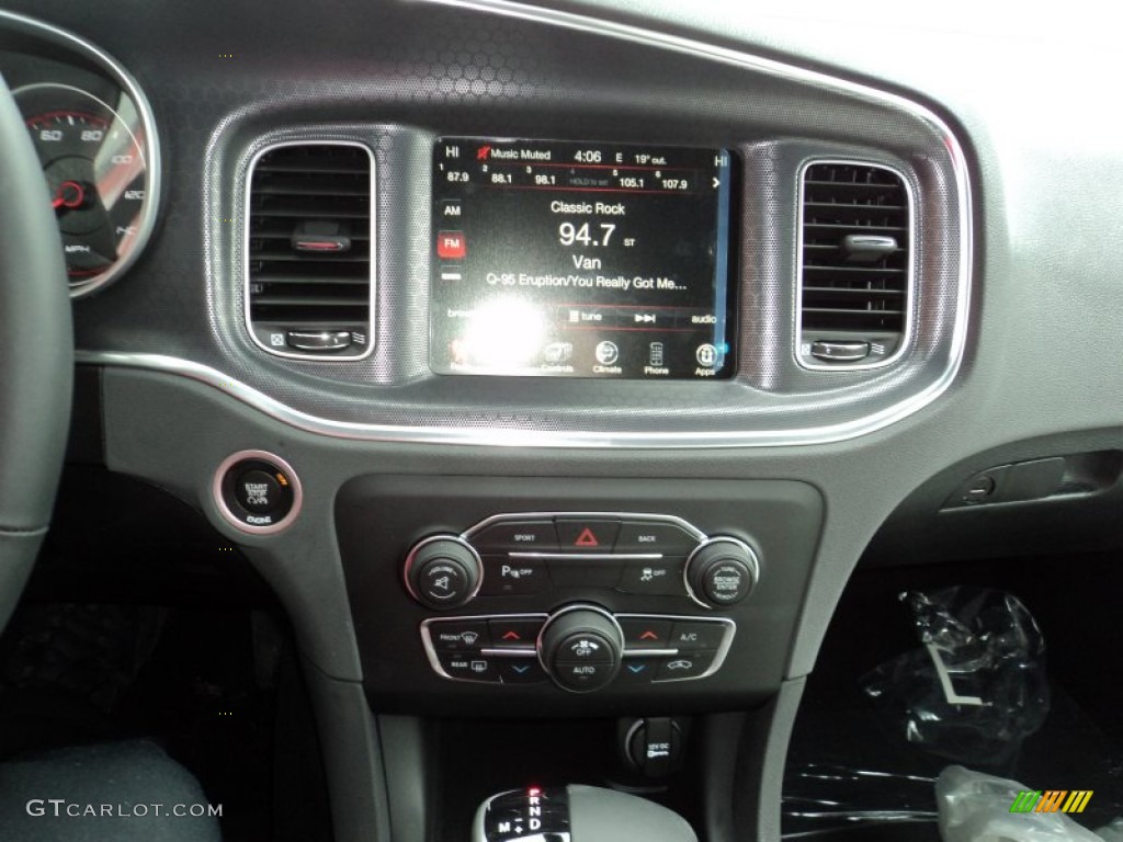 2015 Dodge Charger SXT Controls Photos