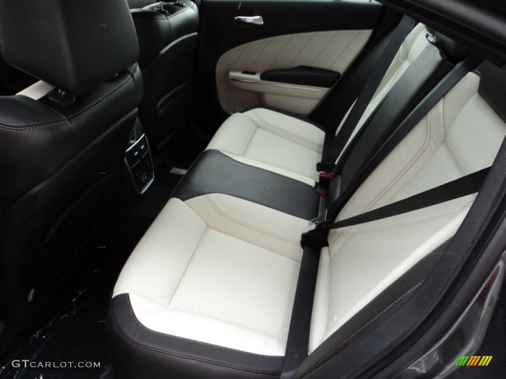 2015 Dodge Charger SXT Rear Seat Photos