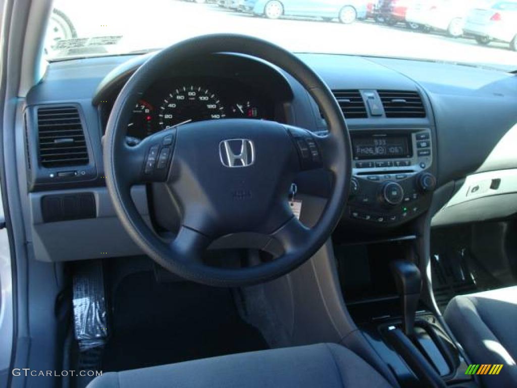 2006 Accord SE Sedan - Alabaster Silver Metallic / Gray photo #12