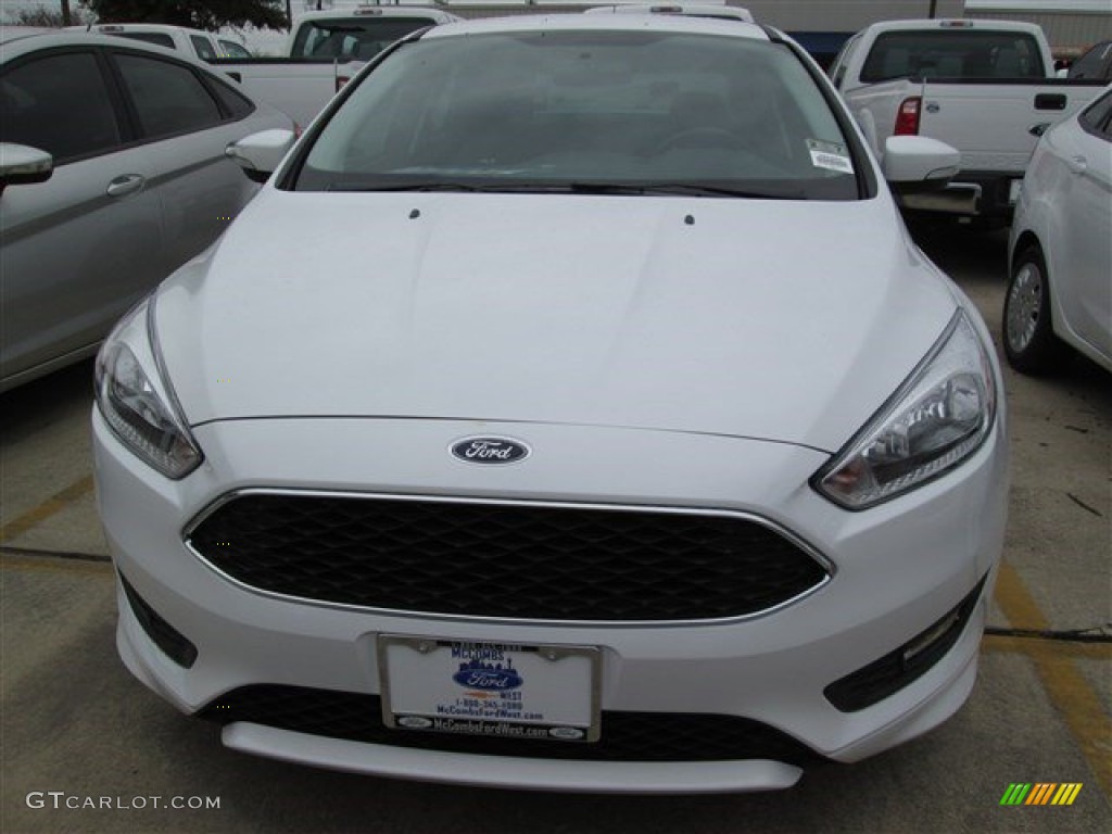 2015 Focus SE Sedan - Oxford White / Charcoal Black photo #26