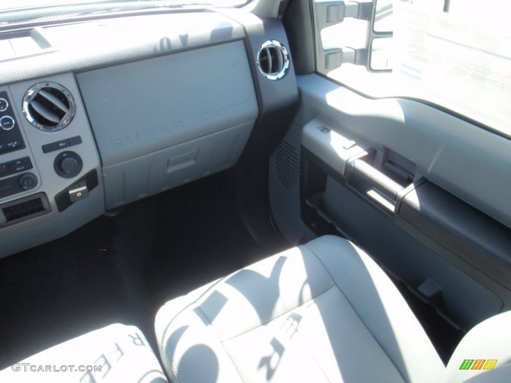 2015 F250 Super Duty XLT Crew Cab 4x4 - Ingot Silver / Steel photo #29