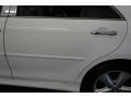 Super White - Camry SE Photo No. 58
