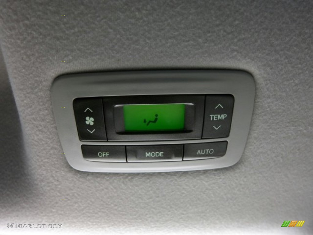 2011 Sienna XLE - Silver Sky Metallic / Light Gray photo #47