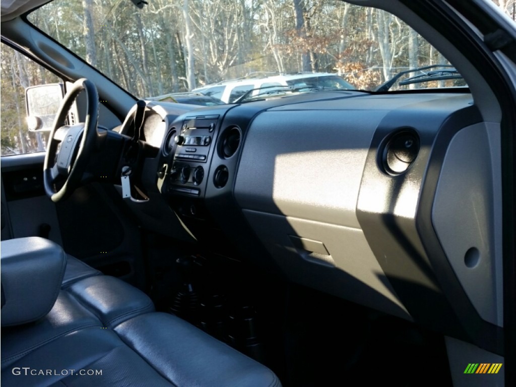 2005 F150 XL Regular Cab 4x4 - Silver Metallic / Medium Flint Grey photo #10