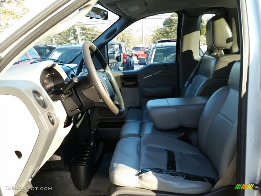 2005 F150 XL Regular Cab 4x4 - Silver Metallic / Medium Flint Grey photo #20