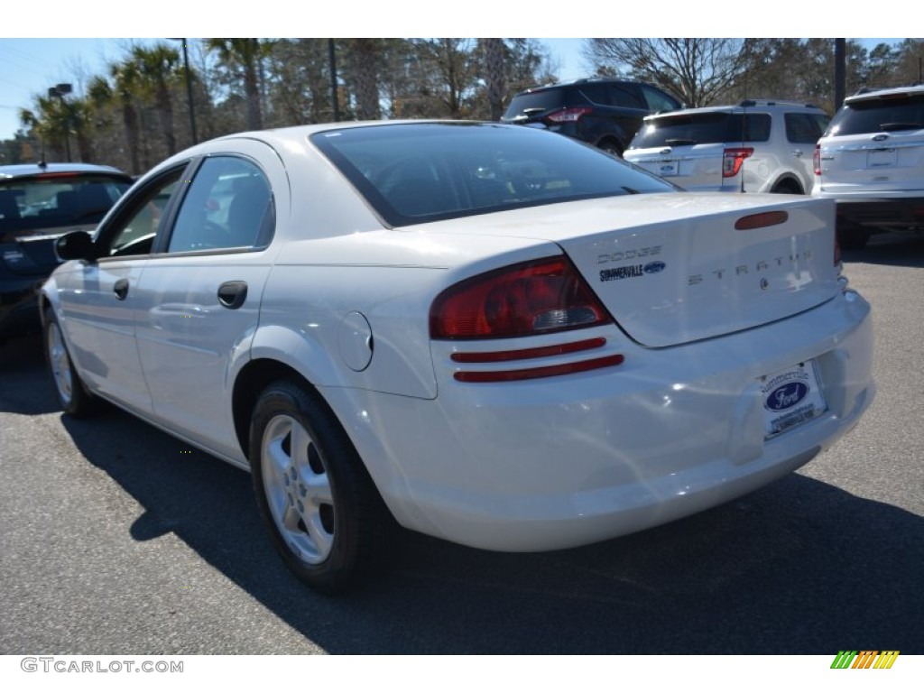 2004 Stratus SE Sedan - Stone White / Dark Slate Gray photo #6