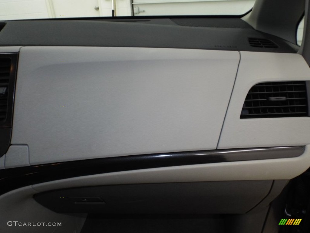2011 Sienna V6 - Predawn Gray Mica / Light Gray photo #35