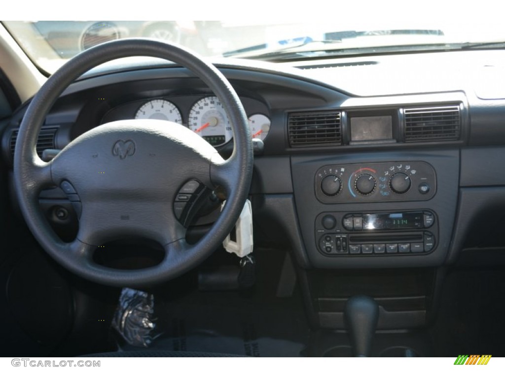 2004 Stratus SE Sedan - Stone White / Dark Slate Gray photo #12