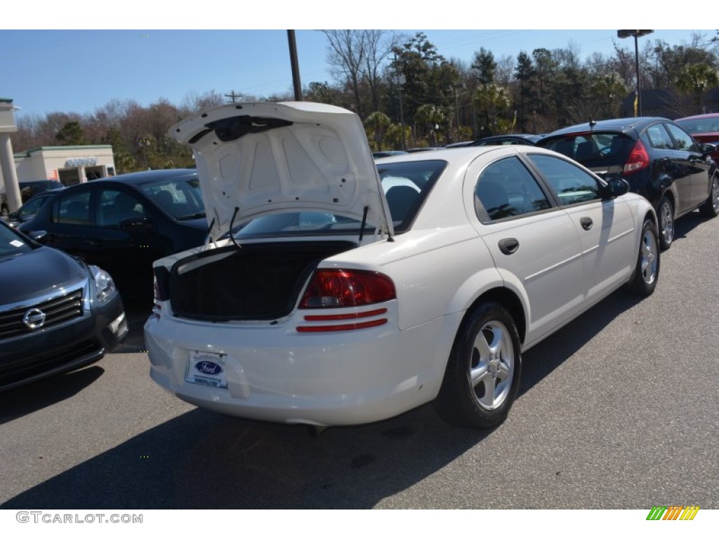 2004 Stratus SE Sedan - Stone White / Dark Slate Gray photo #20