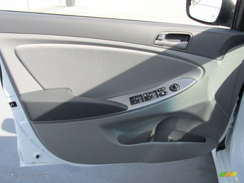 2015 Hyundai Accent GLS Gray Door Panel Photo #101642501