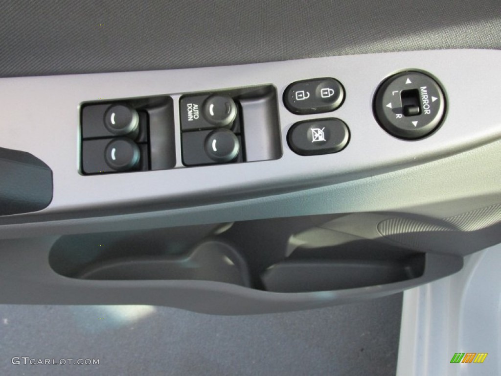 2015 Hyundai Accent GLS Controls Photo #101642525