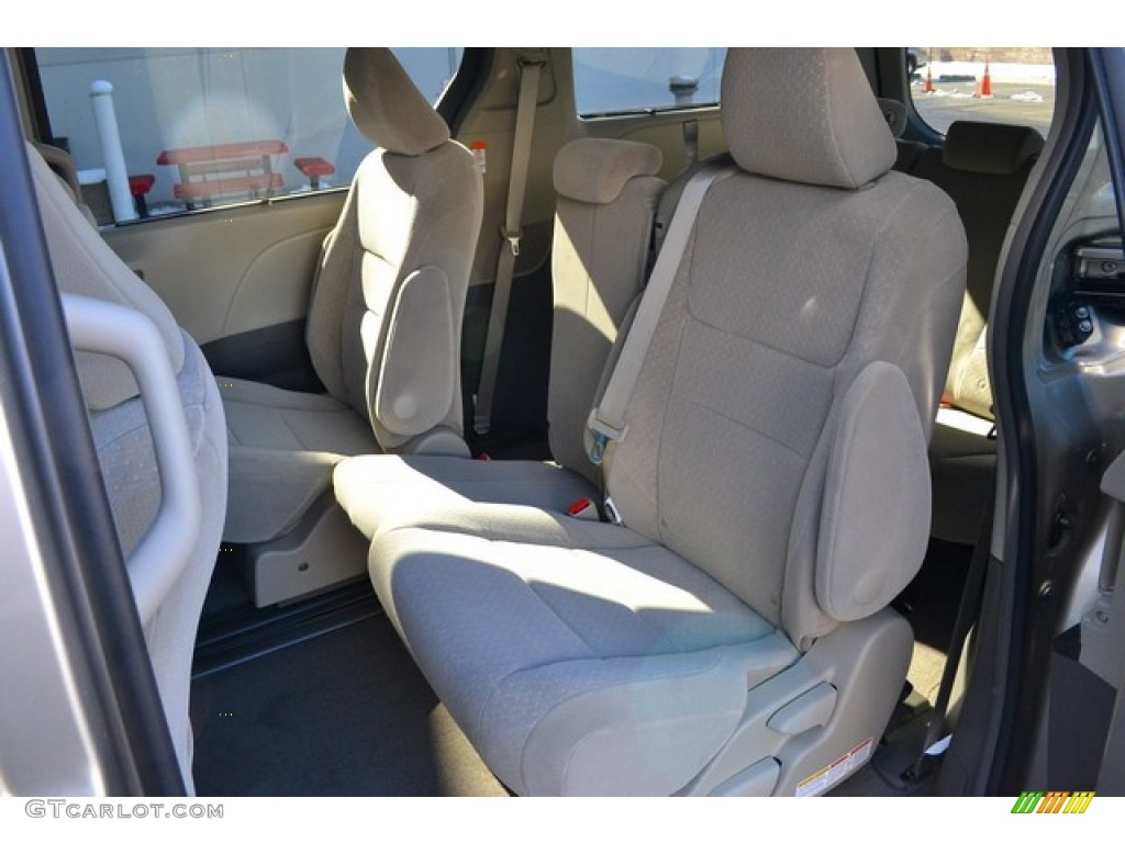 Bisque Interior 2015 Toyota Sienna LE Photo #101650208