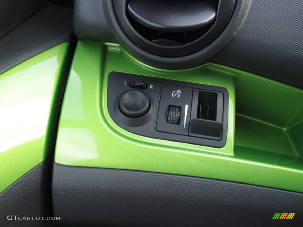 2015 Chevrolet Spark LT Controls Photo #101659952