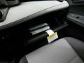 Super White - RAV4 LE Photo No. 42