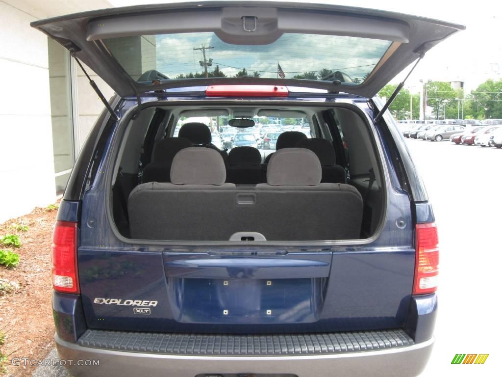 2004 Explorer XLT 4x4 - Dark Blue Pearl Metallic / Gray photo #5