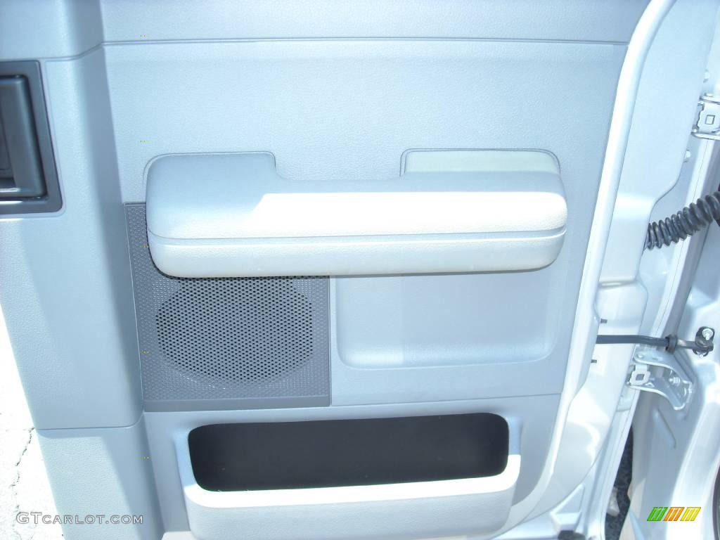 2004 F150 STX SuperCab - Silver Metallic / Medium/Dark Flint photo #24