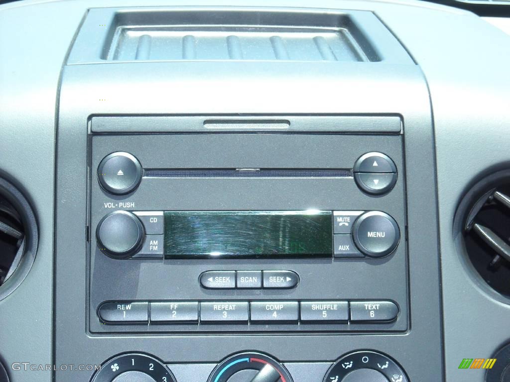 2004 F150 STX SuperCab - Silver Metallic / Medium/Dark Flint photo #31