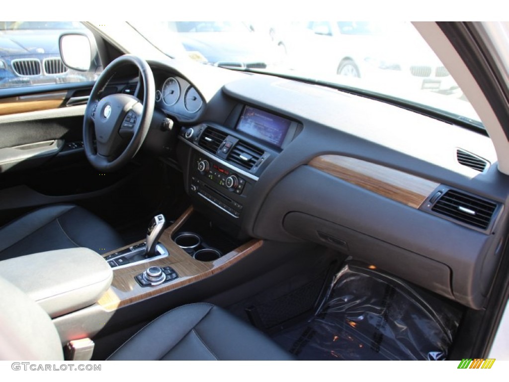 2013 X3 xDrive 28i - Alpine White / Black photo #28