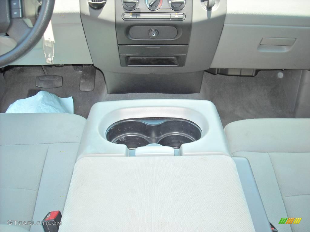 2004 F150 STX SuperCab - Silver Metallic / Medium/Dark Flint photo #33